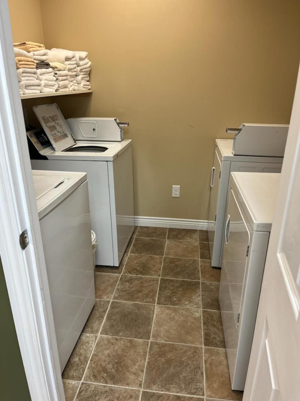 Riverview Suites Clarenville Zewnętrze zdjęcie